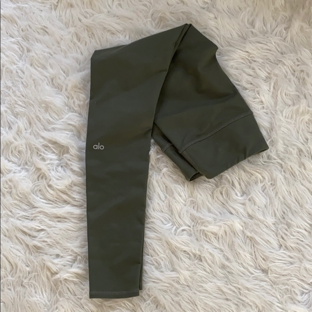 Alo yoga pants